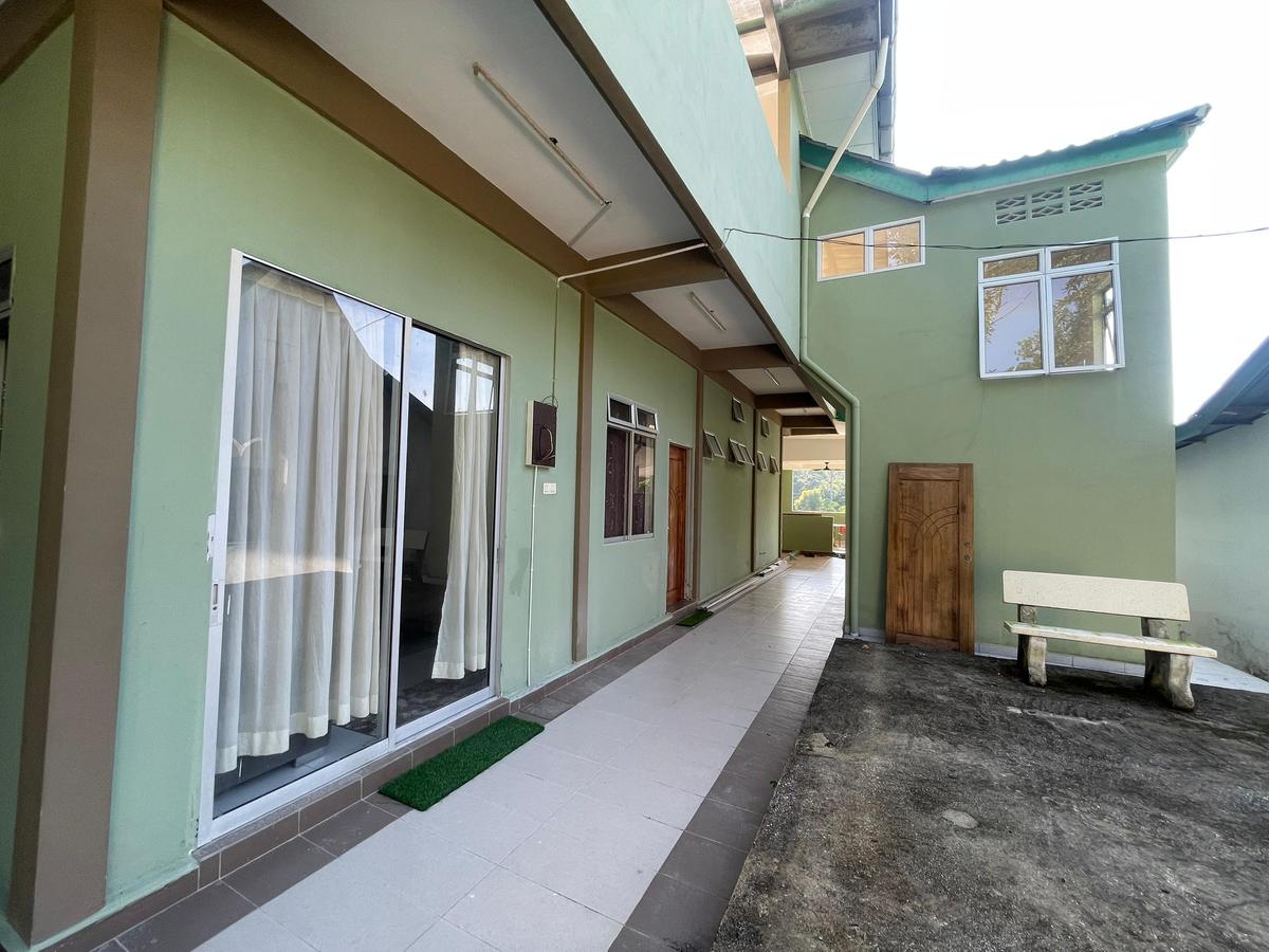 Bangunan Rumah Kebajikan Nasyrah dilihat dari laluan luar
